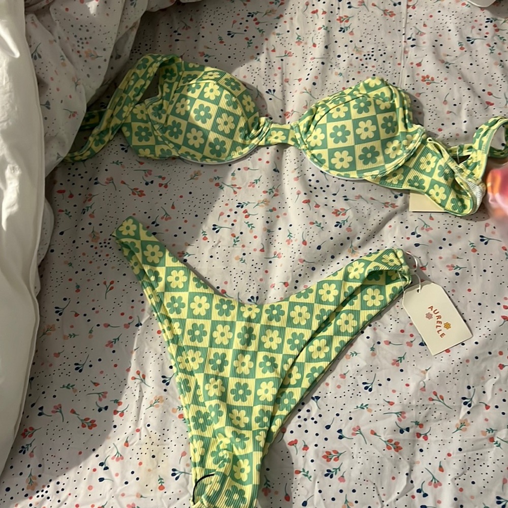 Aurelle bikini